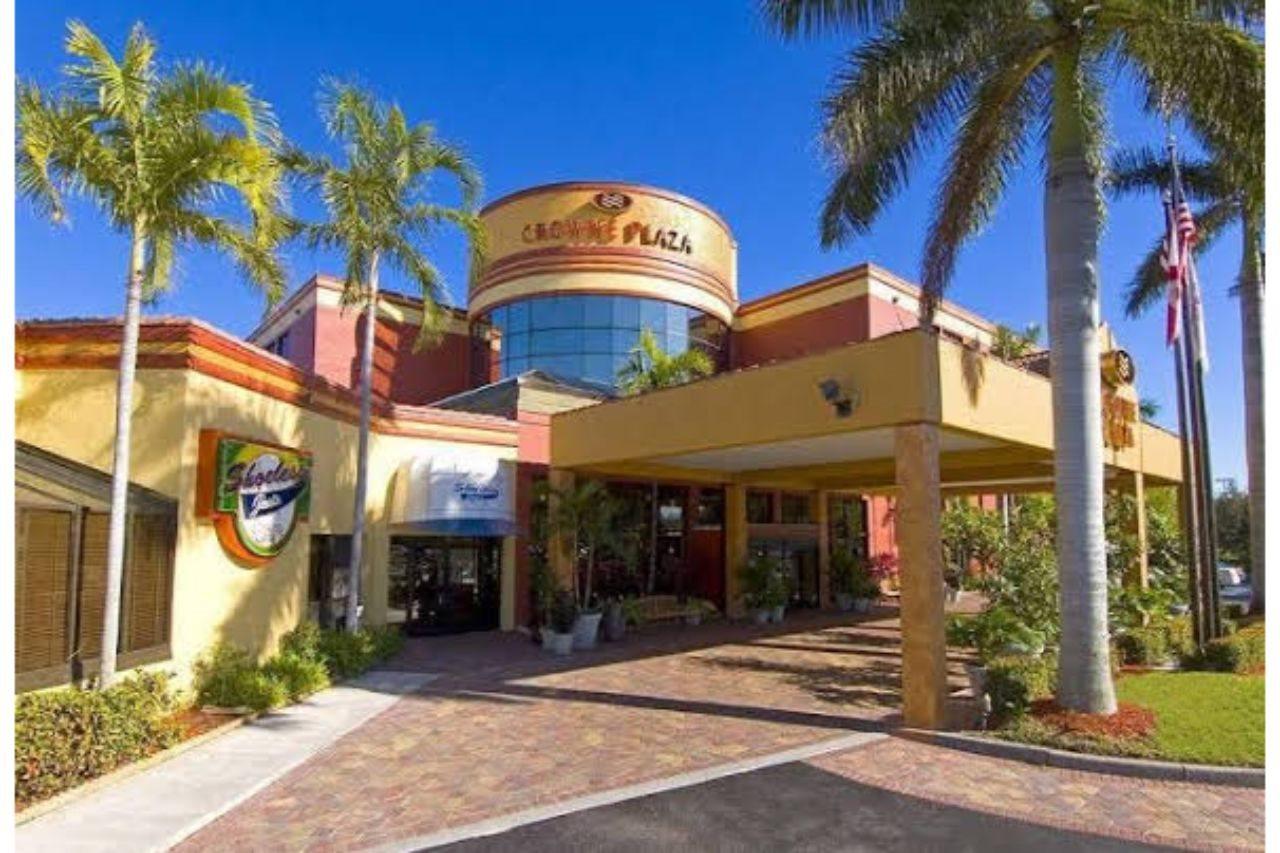 Doubletree By Hilton Fort Myers At Bell Tower Shops Exterior foto
