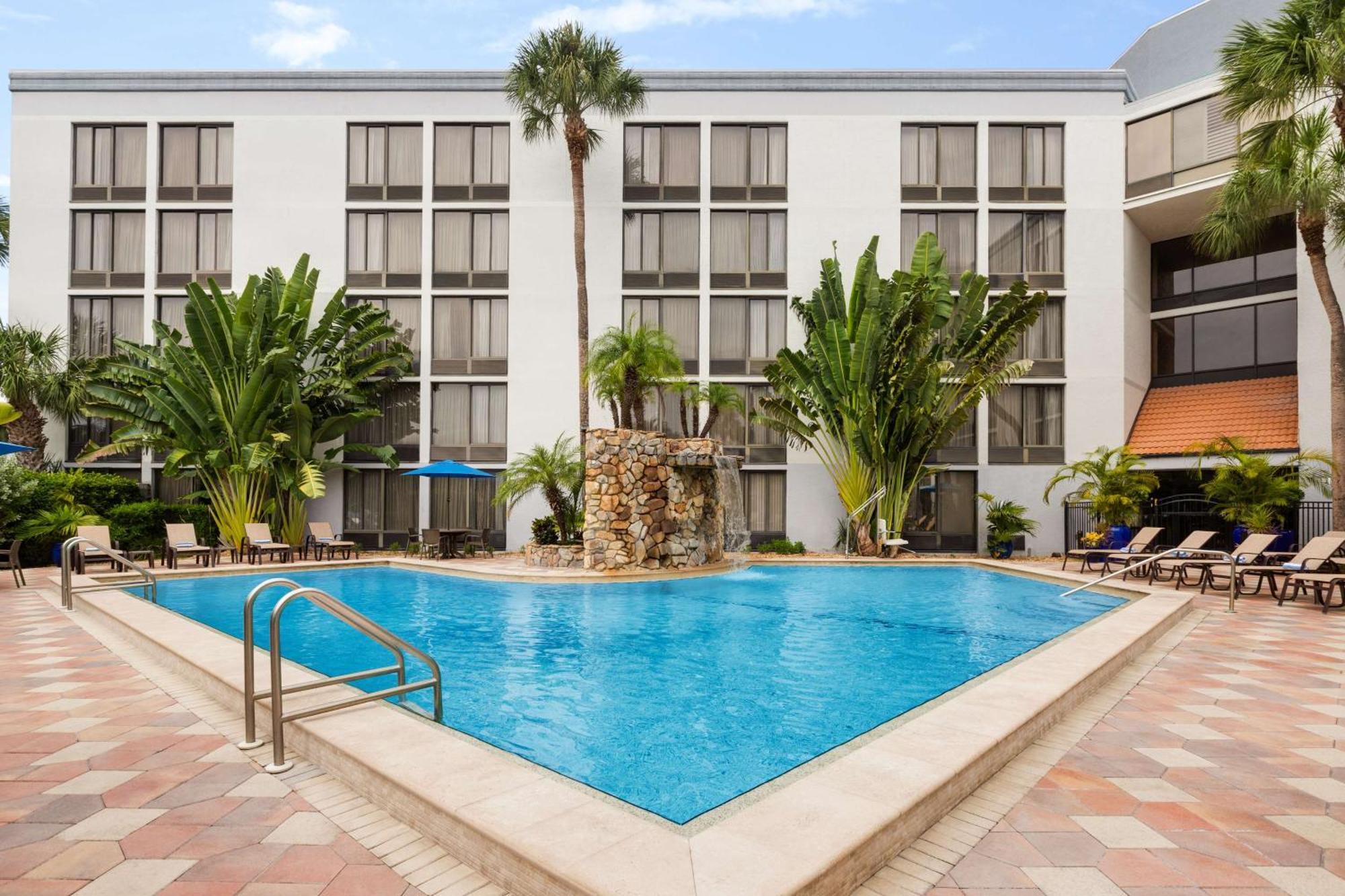 Doubletree By Hilton Fort Myers At Bell Tower Shops Exterior foto